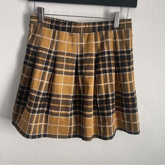 Derek heart women’s Plaid mini skirt fall colors size medium pleated - Picture 2 of 7